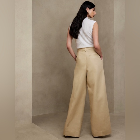 STILL AVAILABLE NWT! Banana Republic Maverick Tan Cruise Wide Leg Pants - Picture 2 of 9
